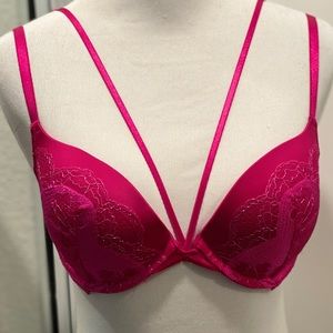 Victoria Secret very sexy push up 32D